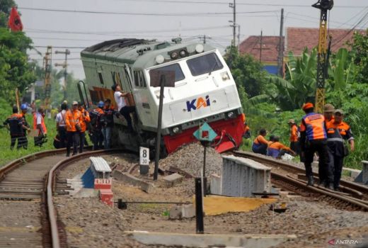KA Pandalungan Anjlok di Sidoarjo, Perjalanan Sejumlah Kereta Lintas Selatan Terlambat - GenPI.co