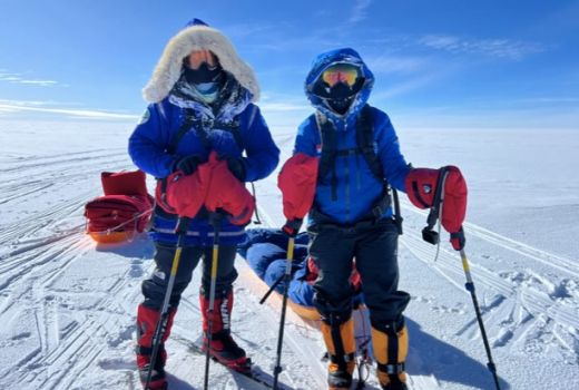 Keren, Putri Handayani Kibarkan Merah Putih di Kutub Selatan - GenPI.co