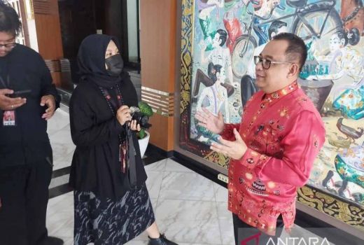 Soal Kritik dari Mahfud MD, Ari Dwipayana: Presiden Jokowi Fokus Kerja - GenPI.co