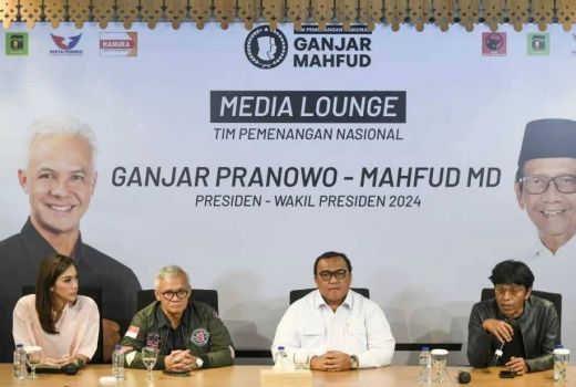 Hasto PDIP: Megawati Soekarnoputri Akan Hadir di Kampanye Akbar Ganjar Pranowo - GenPI.co