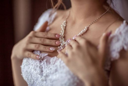 3 Pilihan Perhiasan untuk Pengantin Wanita agar Momen Pernikahan Lebih Memukau - GenPI.co