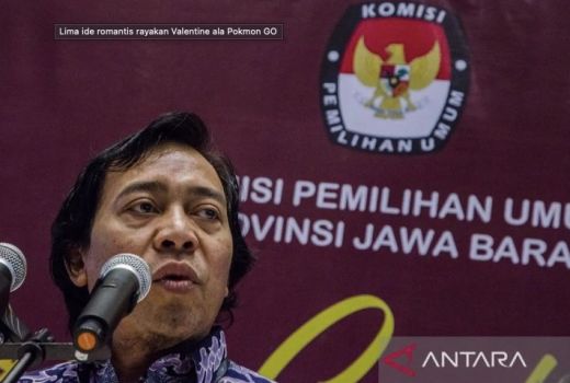 Foto Nyeleneh, Komeng Bikin Netizen Penasaran Jika Jadi Anggota DPD - GenPI.co