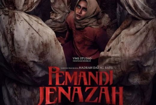 Vonny Anggraini Dimandikan Pukul Setengah 3 Pagi demi Film Pemandi Jenazah - GenPI.co