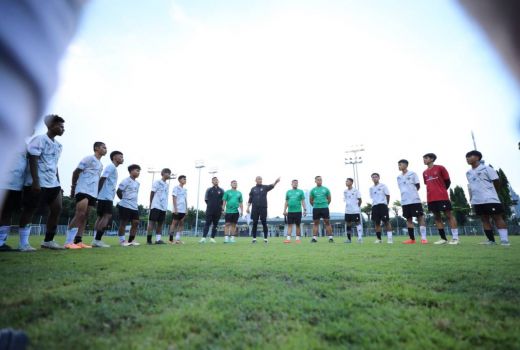 Nova Arianto Cari Pemain Timnas Indonesia U-16 Berpostur Tinggi, Ini Kriterianya - GenPI.co