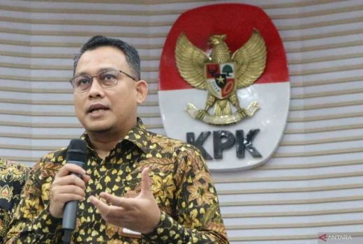 Ali Fikri: Putri Maluku Utara 2022 Gusti Chairunissya Tak Hadir Panggilan KPK - GenPI.co