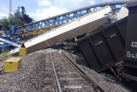 Girder Proyek Flyover Bantaian Muara Enim Ambruk, 2 Orang Meninggal - GenPI.co