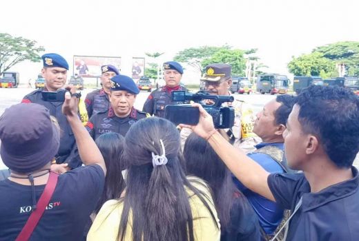 Polisi: Percobaan Pembakaran Kantor KPU Malra Karena Tak Puas Hasil Pemilu 2024 - GenPI.co