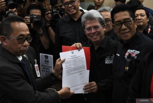 Tim Hukum Ganjar-Mahfud Minta Diskualifikasi Prabowo Subianto dan Gibran - GenPI.co