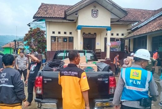 PLN Gerak Cepat Salurkan Bantuan untuk Korban Bencana di Kabupaten Bandung Barat - GenPI.co