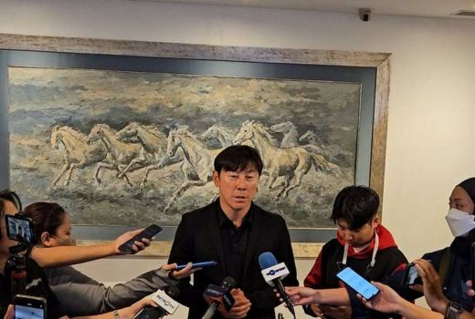 Liga 1 Dihentikan Sementara, Shin Tae Yong Puji Erick Thohir - GenPI.co