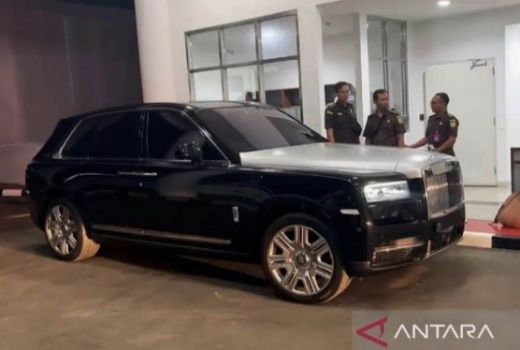 2 Mobil Mewah Suami Sandra Dewi Disita Kejaksaan Agung - GenPI.co