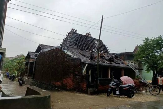 BMKG: Waspada Angin Puting Beliung di Jawa Tengah - GenPI.co
