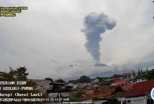 Gunung Marapi Kembali Meletus, Muntahkan Abu Vulkanik Setinggi 1,5 Km - GenPI.co