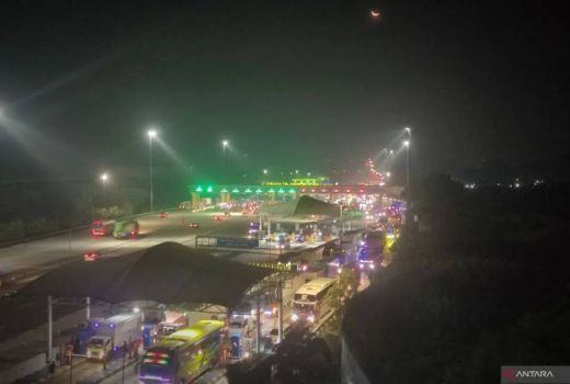 Perhatian! Jalan Tol Jakarta-Cikampek Berlaku Sistem Contraflow Mulai Hari Ini - GenPI.co