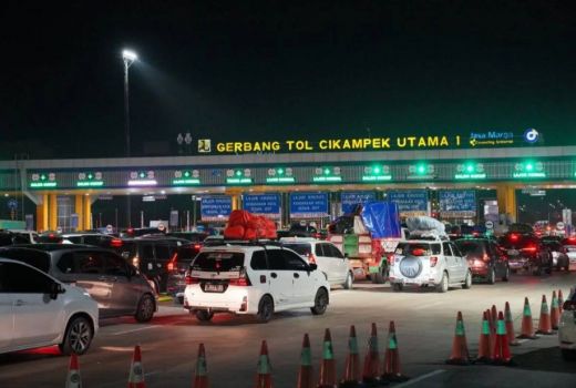 Mulai Jumat Malam, Sistem One Way Berlaku dari Cikampek hingga Kalikangkung - GenPI.co