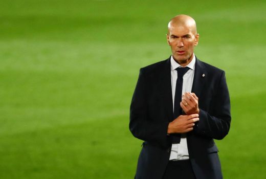 Pecat Erik ten Hag, Man Utd Datangkan Zinedine Zidane? - GenPI.co