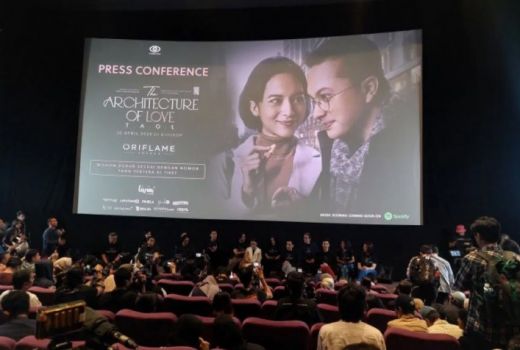 Review Film Indonesia: The Architecture of Love Sajikan Kisah Romantis - GenPI.co
