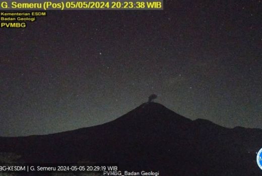 Gunung Semeru Erupsi, Keluarkan Abu Vulkanik Setinggi 1.000 Meter - GenPI.co