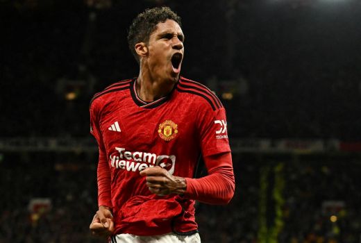 Raphael Varane Resmi Tinggalkan Man Utd Akhir Musim 2023/24 - GenPI.co