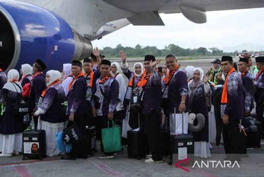 Pesawat Bawa Calon Jemaah Haji Asal Makassar Terbakar, Garuda Indonesia Lakukan Pendaratan Darurat - GenPI.co