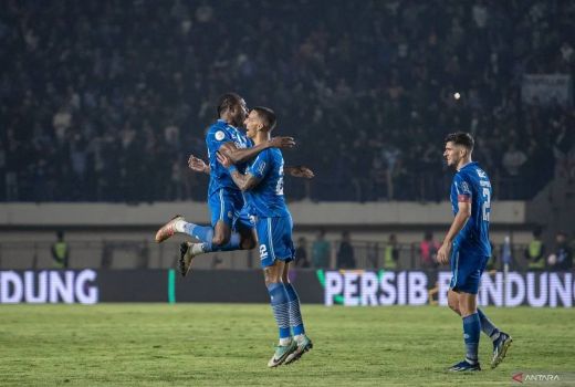 Bungkam Madura United, Persib Bandung Selangkah Lagi Juara Liga 1 - GenPI.co