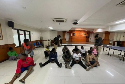 24 WNA Asal Afrika Ditangkap di Bali, Diduga Terlibat Penipuan hingga Overstay - GenPI.co