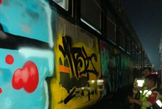 KA Argo Semeru Jadi Sasaran Aksi Vandalisme, Daop 1: Kami Segera Tangkap Para Pelaku! - GenPI.co