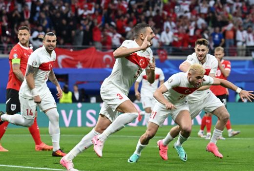 Euro 2024: Dihukum UEFA, Merih Demiral Kena Sanksi 2 Laga Dilarang Bela Turki - GenPI.co
