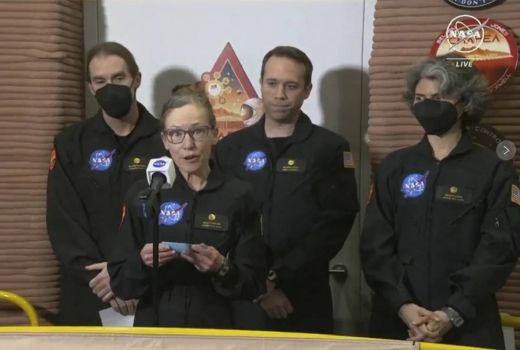 Anggota Kru Sukarelawan NASA ke Mars Muncul Setelah Satu Tahun - GenPI.co