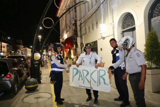 Muncul Juru Parkir Liar di Kota Lama Surabaya, Dishub Lakukan Ini - GenPI.co