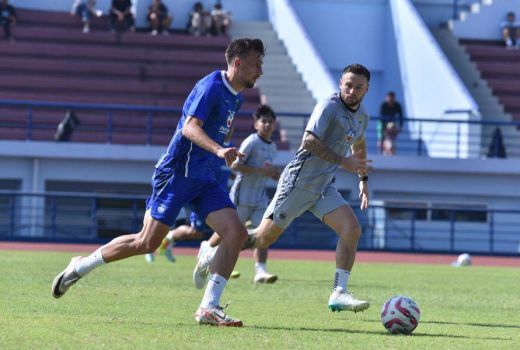 Pemain Asing Persib Mateo Kocijan Curhat Soal Cuaca di Bandung - GenPI.co