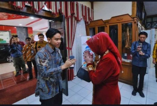 Ditanya Kapan Mundur dari Wali Kota, Gibran Rakabuming Raka: Nanti Saja Ya - GenPI.co