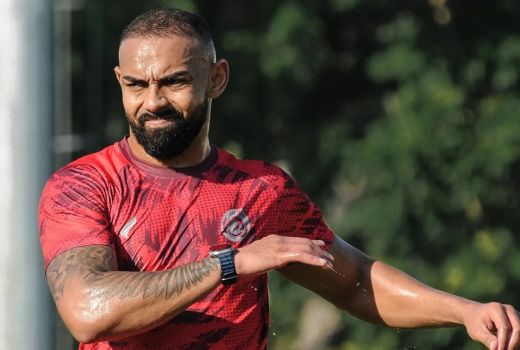 Rekrut Penyerang Asal Brasil, Arema FC Ungkap Alasannya - GenPI.co