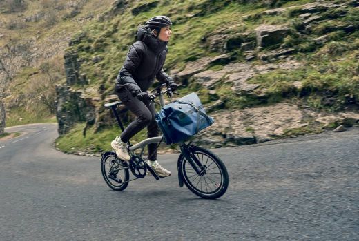 Brompton T Line, Sepeda Lipat Teringan dari Bijih Titanium - GenPI.co