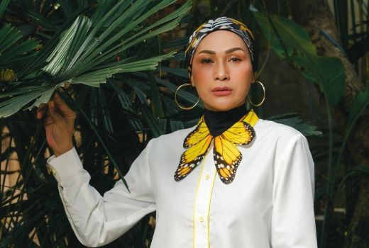 Koleksi Pakaian Terbaru SROJA x TJ by Tata Janeeta Tampilkan Desain Unik dan Menawan - GenPI.co