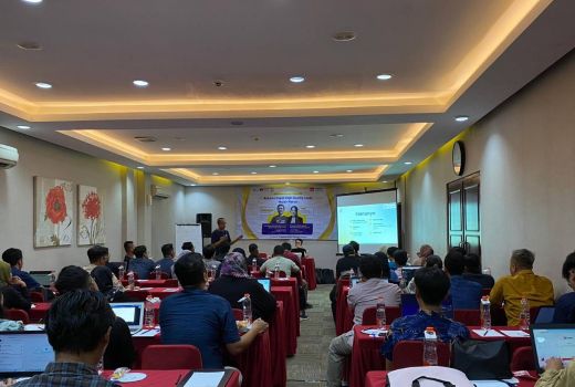Dongkrak Pemasaran Digital, Puluhan Pelaku Usaha di Solo Dilatih Jadi Ahli Meta Ads - GenPI.co
