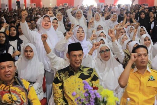 Dukung Jaro Ade, Ribuan Warga Kabupaten Bogor Sesaki Stadion Pakansari - GenPI.co