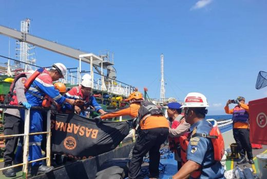 Kapal Tanker Elisabeth Terbakar, 5 ABK Meninggal Dunia - GenPI.co