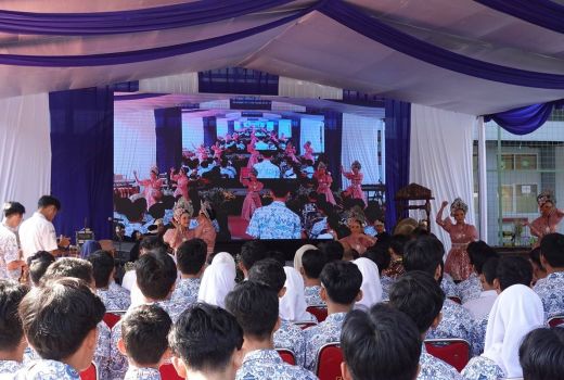 OJK Jabar Tegaskan Pentingnya Literasi dan Inklusi Keuangan Digital bagi Pelajar - GenPI.co
