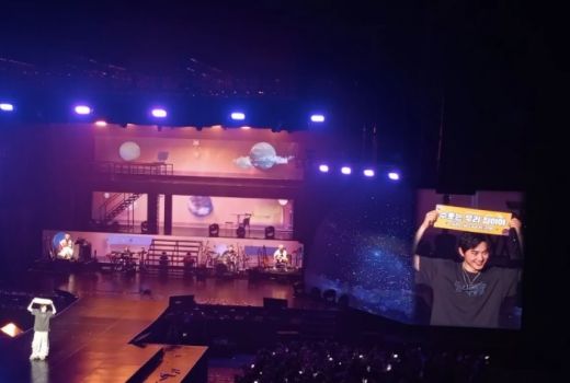 Sakit saat Konser di Jakarta, Suho EXO Tetap Memukau - GenPI.co