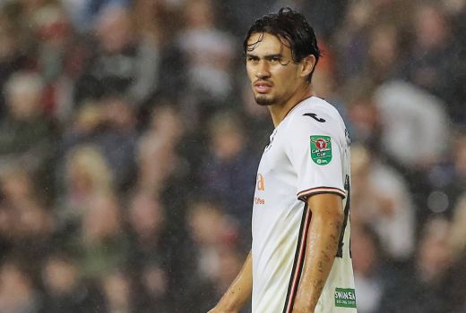 Diputus Kontrak Swansea City, Nathan Tjoe-A-On Jualan Baju - GenPI.co