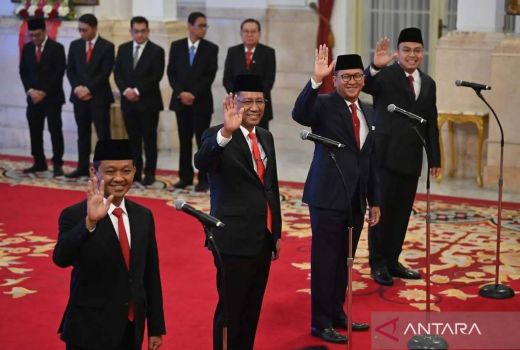 Jokowi Lantik Supratman Jadi Menkumham, dan Bahlil Lahadalia Duduki Menteri ESDM - GenPI.co
