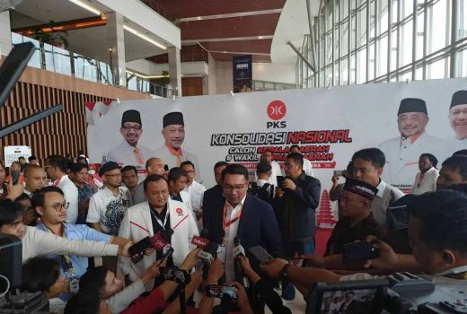 Syarat Pengusungan Calon di PIlkada Berubah, Ridwan Kamil: Saya Mengikuti Saja - GenPI.co