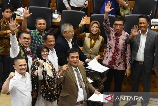 Dewan Guru Besar UI Desak DPR RI dan Pemerintah Hentikan RUU Pilkada - GenPI.co