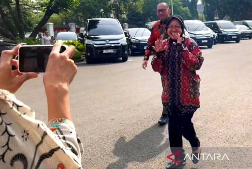 Risma Temui Jokowi Seusai Mendaftar Maju Pilkada Jawa Timur - GenPI.co