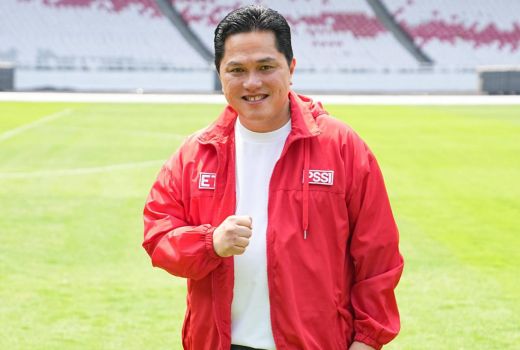 Jelang Timnas Indonesia vs Australia, Erick Thohir Tinjau Langsung Rumput GBK - GenPI.co