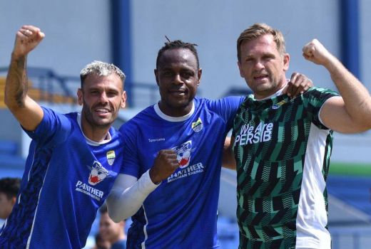 Tantang PSM Makassar, Persib Bandung Waspadai Tendangan Bebas Lawan - GenPI.co