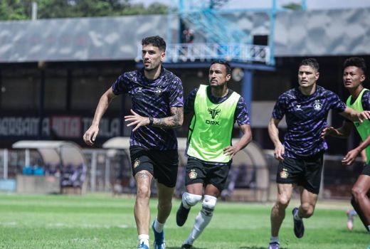 Persik Kediri Waspadai Agresivitas dan Gol Cepat Barito Putera - GenPI.co