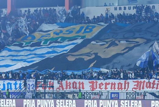 Tatap Persib Bandung vs Persija Jakarta, Bobotoh Diminta Tak Aneh-aneh - GenPI.co