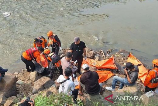 Polisi Sebut Mayat di Kali Bekasi Diduga karena Tawuran - GenPI.co